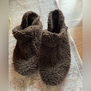 L.L. Bean Brown Women's Slippers Size 9 Winter Shoes Footwear Slip On Clothing